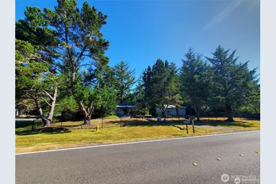 1000 Mt.Olympus Avenue SE, Ocean Shores, WA 98569 - Photo 2