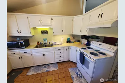 1000 Mt.Olympus Avenue SE, Ocean Shores, WA 98569 - Photo 10