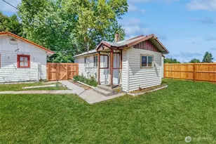 320 S Central St, Brewster, WA 98812 - Photo 2