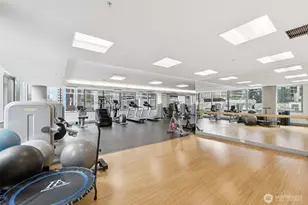 820 Blanchard St, Seattle, WA 98121 - Photo 32