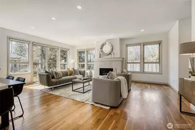 10719 Densmore Avenue N, Seattle, WA 98133 - Photo 6