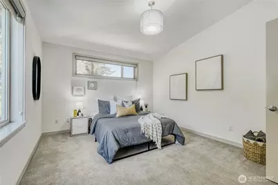 10719 Densmore Avenue N, Seattle, WA 98133 - Photo 22