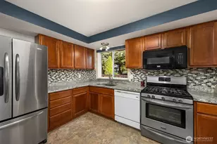 12734 SE 191st Pl, Renton, WA 98058 - Photo 8