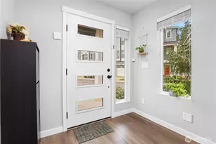 13717 Admiralty Way, Lynnwood, WA 98087 - Photo 2