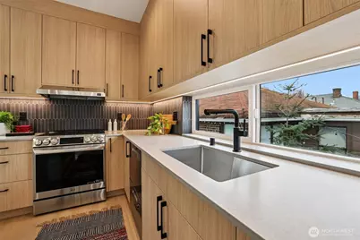 2626 58th Avenue SW #A, Seattle, WA 98116 - Photo 12