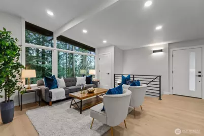 3901 151st Avenue SE, Bellevue, WA 98006 - Photo 2