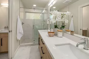 105 NW 39th St, Seattle, WA 98107 - Photo 16