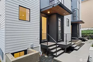 11229 Greenwood Ave N, Seattle, WA 98133 - Photo 2