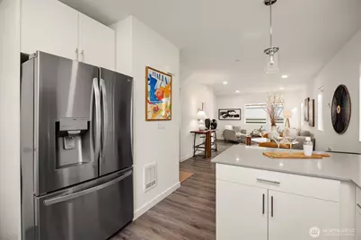 12526 15th Avenue NE #D, Seattle, WA 98125 - Photo 10