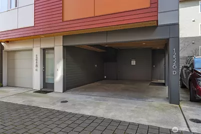 12526 15th Avenue NE #D, Seattle, WA 98125 - Photo 2