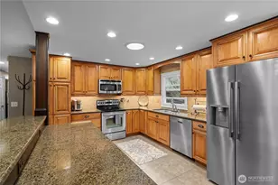 18002 42nd St Ct E, Lake Tapps, WA 98391 - Photo 10