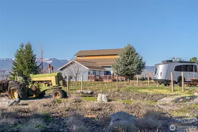 980 S Webb Place, East Wenatchee, WA 98802 - Photo 2