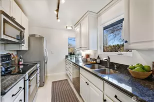 6346 26th Ave SW, Seattle, WA 98106 - Photo 8