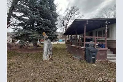2528 Monroe Avenue, Bridgeport, WA 98813 - Photo 2