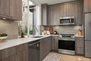 6710 36th Ave SW, Seattle, WA 98126 - Photo 12