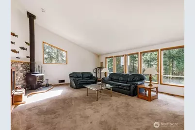 2047 Briarwood Drive, Oak Harbor, WA 98277 - Photo 2