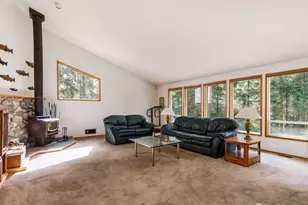 2047 Briarwood Dr, Oak Harbor, WA 98277 - Photo 2