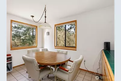 2047 Briarwood Drive, Oak Harbor, WA 98277 - Photo 8