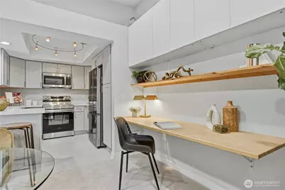 1354 Bellevue Way NE #4, Bellevue, WA 98004 - Photo 18