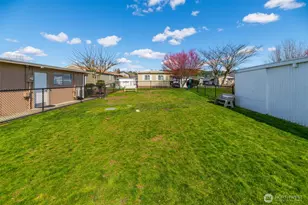 10716 61st St E, Puyallup, WA 98372 - Photo 36