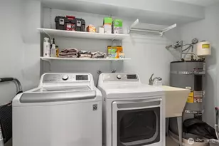 507 Howe St, Seattle, WA 98109 - Photo 10