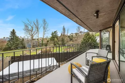 507 Howe Street #A, Seattle, WA 98109 - Photo 18