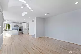 20212 Maplewood Dr, Edmonds, WA 98026 - Photo 8