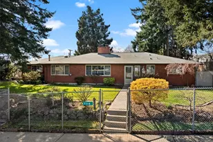 1116 S Woodlawn St, Tacoma, WA 98465 - Photo 1