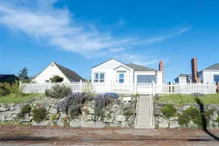 1137 Jacobsen Blvd, Bremerton, WA 98310 - Photo 2