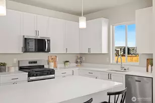 2141 169th St NE, Marysville, WA 98271 - Photo 8