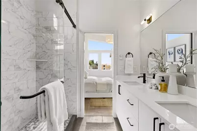 2560 30th Avenue W, Seattle, WA 98199 - Photo 16