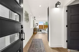 2560 30th Ave W, Seattle, WA 98199 - Photo 2