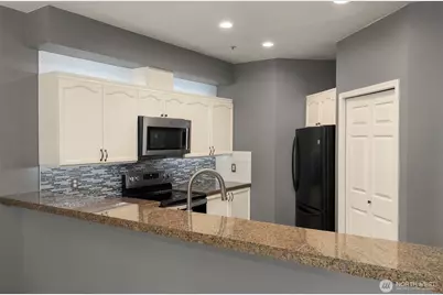 12113 NE 172nd Place #J202, Bothell, WA 98011 - Photo 8