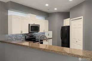 12113 NE 172nd Pl, Bothell, WA 98011 - Photo 8