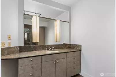 745 Bellevue Avenue E #402, Seattle, WA 98102 - Photo 28