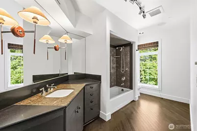 745 Bellevue Avenue E #402, Seattle, WA 98102 - Photo 26