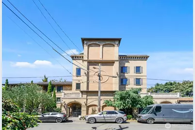 745 Bellevue Avenue E #402, Seattle, WA 98102 - Photo 2