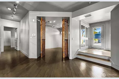 745 Bellevue Avenue E #402, Seattle, WA 98102 - Photo 24