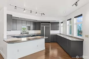 745 Bellevue Ave E, Seattle, WA 98102 - Photo 16