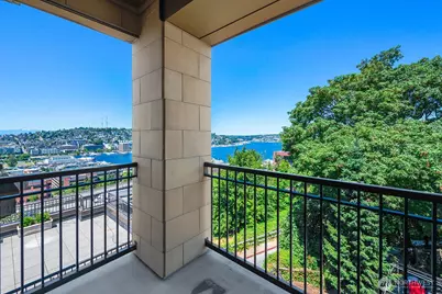 745 Bellevue Avenue E #402, Seattle, WA 98102 - Photo 14