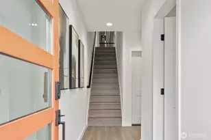 9020 13th Ave NW, Seattle, WA 98117 - Photo 4