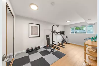 12857 SE 45th Pl, Bellevue, WA 98006 - Photo 26