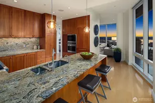 10700 NE 4th St, Bellevue, WA 98004 - Photo 8