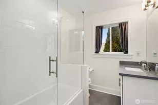 250 NE 50th St, Seattle, WA 98105 - Photo 28