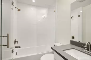 250 NE 50th St, Seattle, WA 98105 - Photo 32