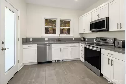 250 NE 50th Street, Seattle, WA 98105 - Photo 14