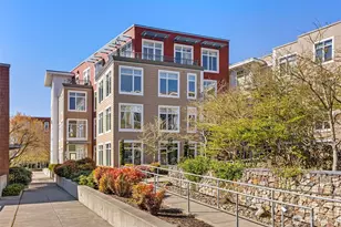 180 Harbor Square Loop NE, Bainbridge Island, WA 98110 - Photo 2