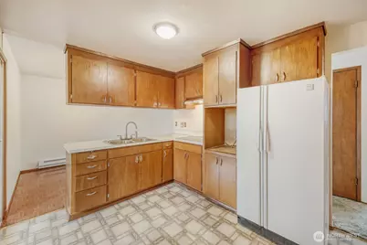 8414 S Thompson Avenue, Tacoma, WA 98444 - Photo 8