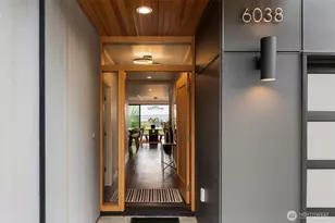 6038 50th Ave NE, Seattle, WA 98115 - Photo 2