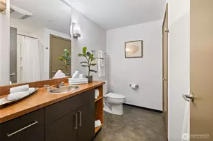 4422 Bagley Ave N, Seattle, WA 98103 - Photo 18